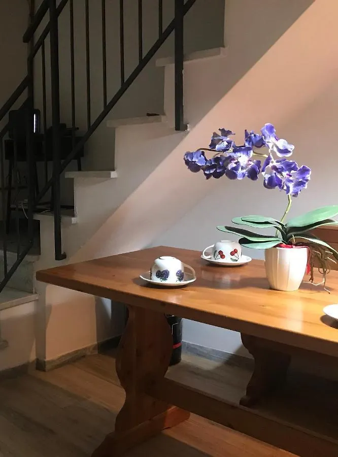 Holiday home Casa Liliana Villa Monte Marcello Italy